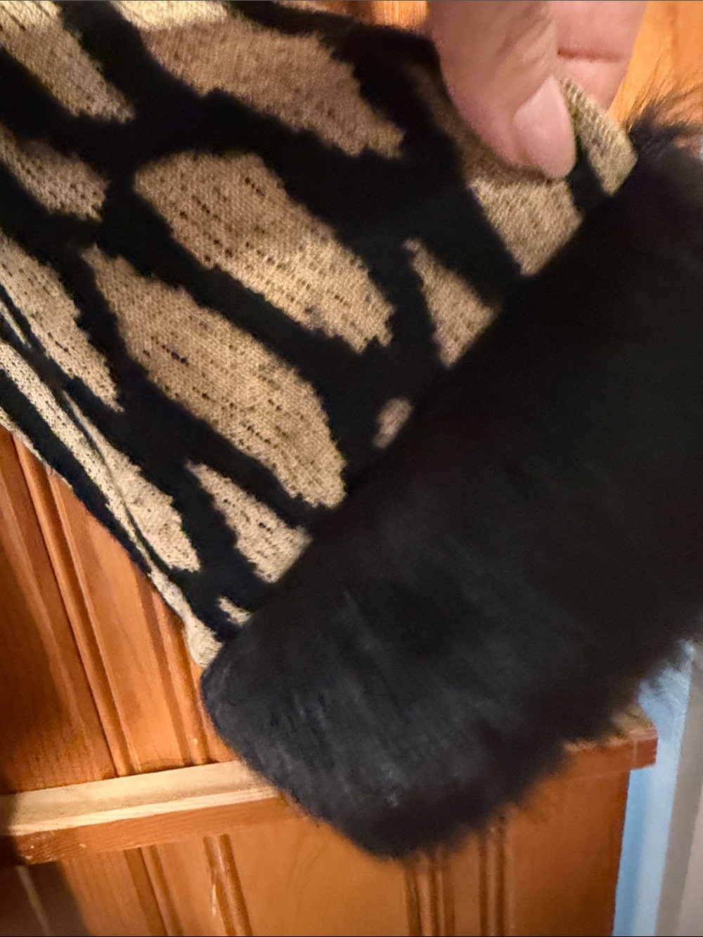 Black & Beige Faux Fur-Trim Zip Front Women's Sweater - Picture 4 of 7